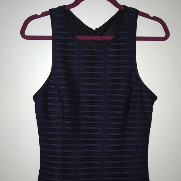 EUC Guess Dress with Open Back - Picture 4 of 7